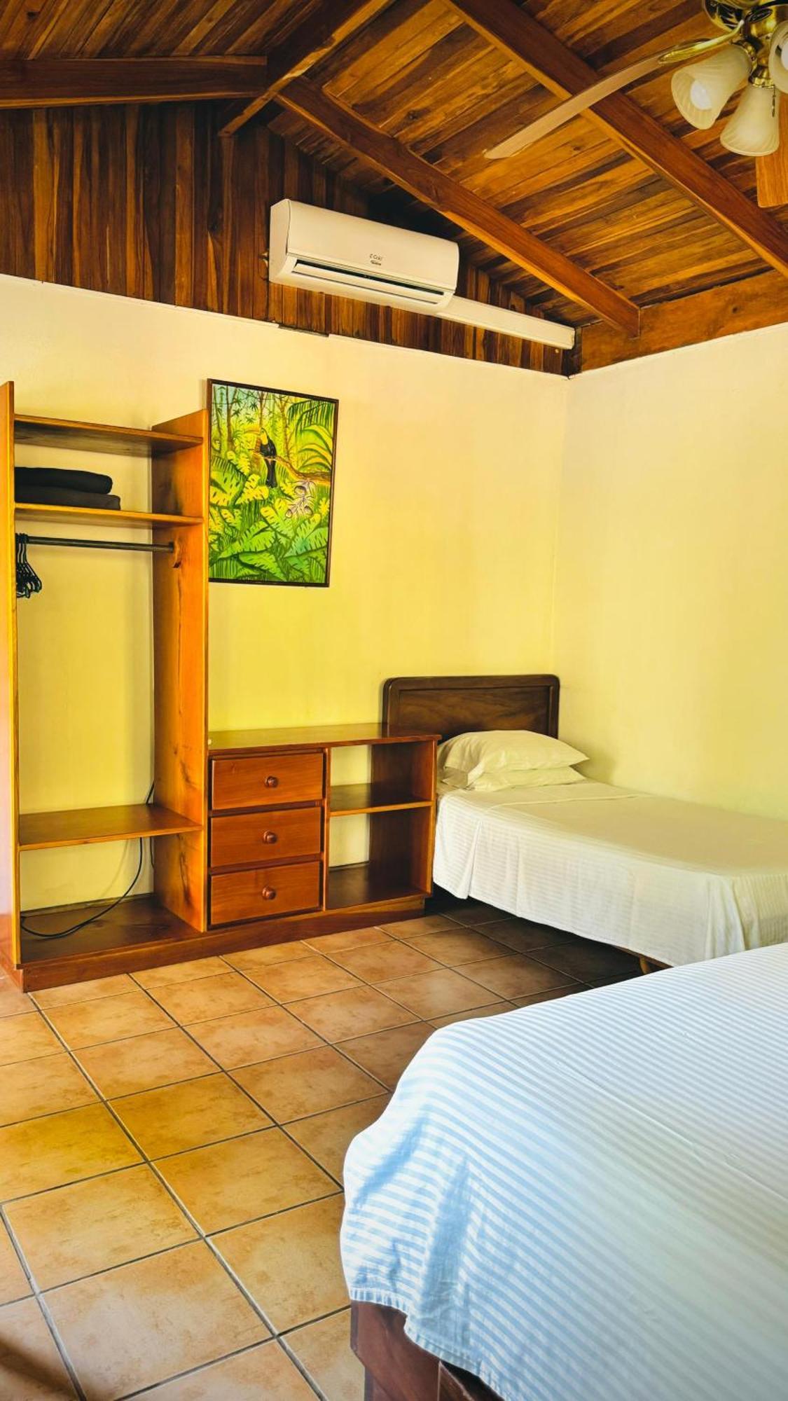 Mal Pais Surf Camp Hotel Playa Santa Teresa  Exterior foto