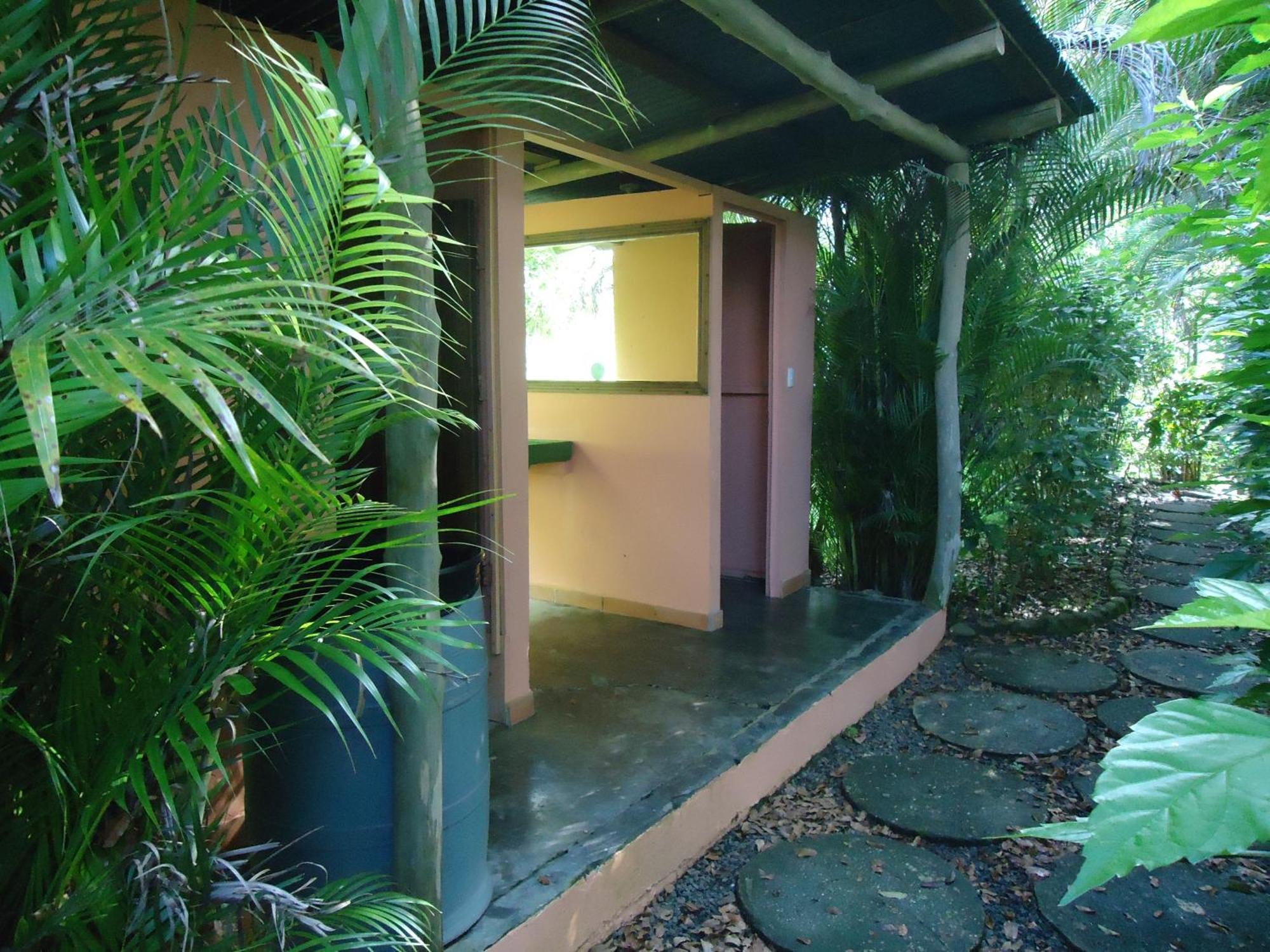 Mal Pais Surf Camp Hotel Playa Santa Teresa  Exterior foto